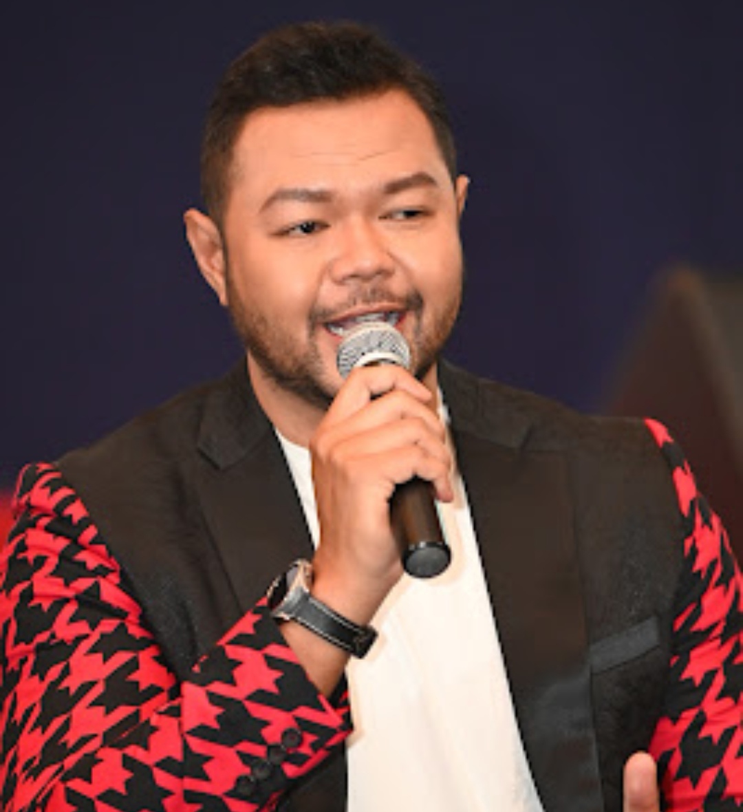 Hazrul Nizam Duet Dulu, Baru Solo